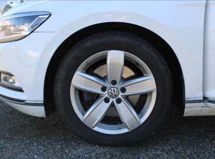 Volkswagen - Passat