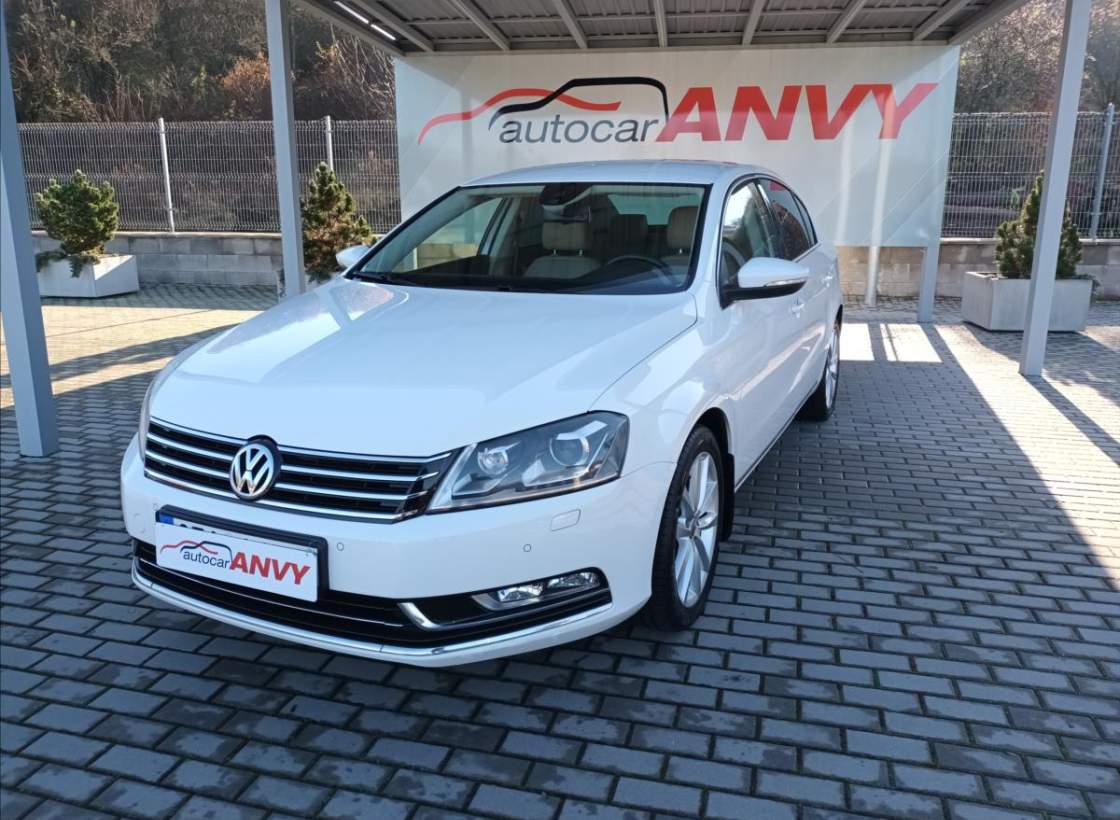 Volkswagen - Passat