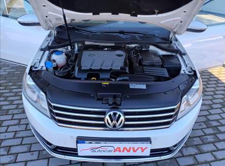 Volkswagen - Passat