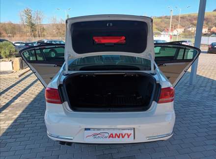 Volkswagen - Passat