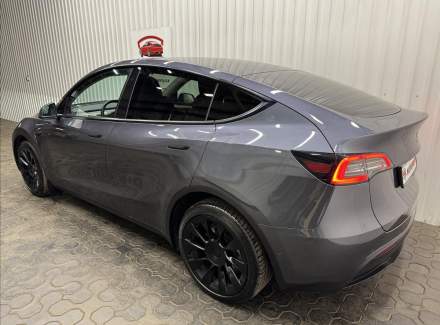Tesla - Model Y