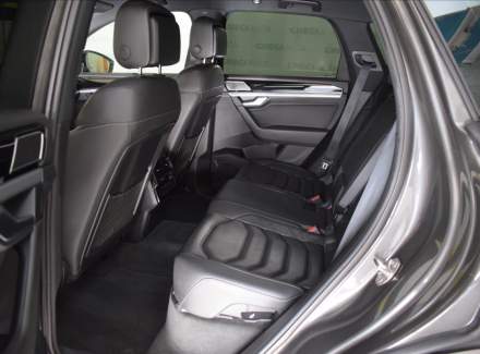 Volkswagen - Touareg