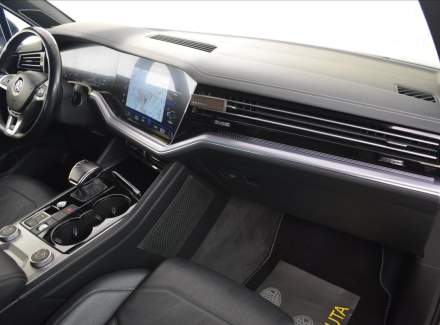 Volkswagen - Touareg