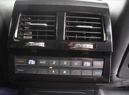 Volkswagen - Touareg