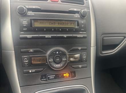Toyota - Auris