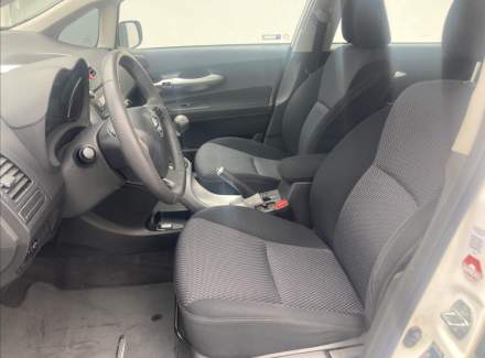 Toyota - Auris