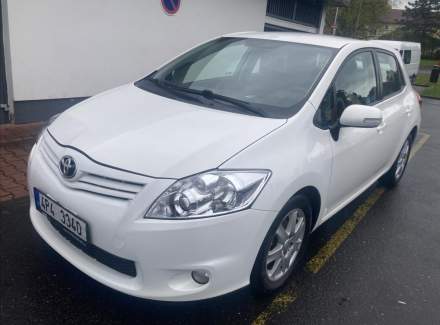 Toyota - Auris