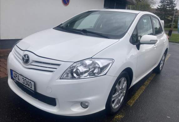 Toyota - Auris
