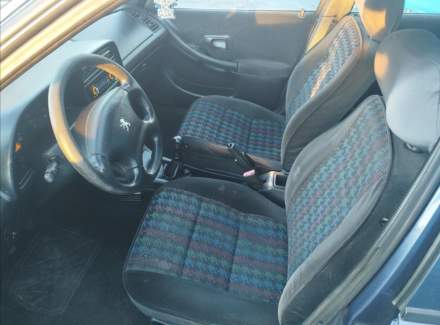 Peugeot - 306