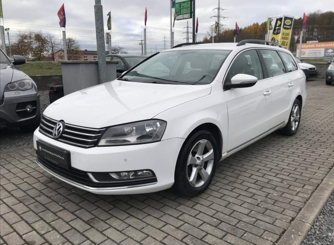 Volkswagen - Passat