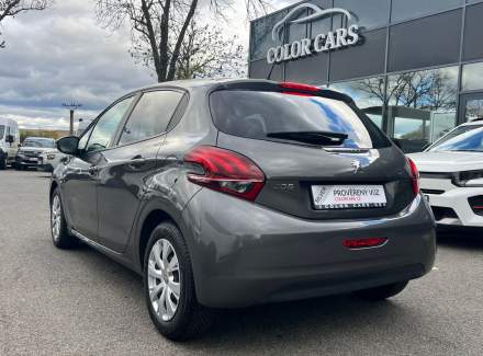 Peugeot - 208
