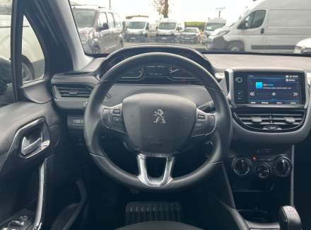 Peugeot - 208
