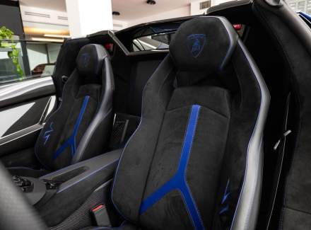 Lamborghini - Aventador