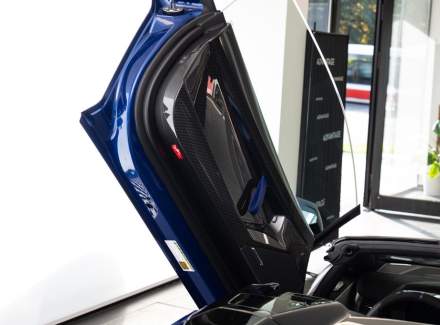 Lamborghini - Aventador