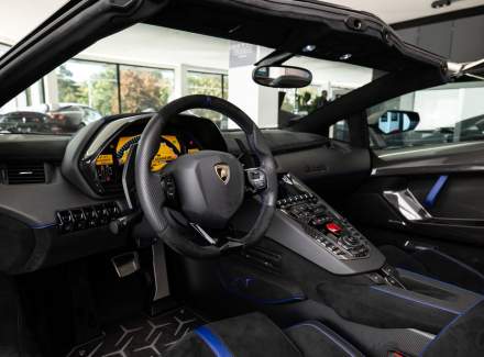 Lamborghini - Aventador