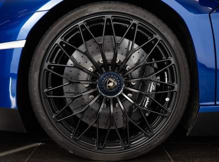 Lamborghini - Aventador