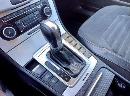 Volkswagen - Passat