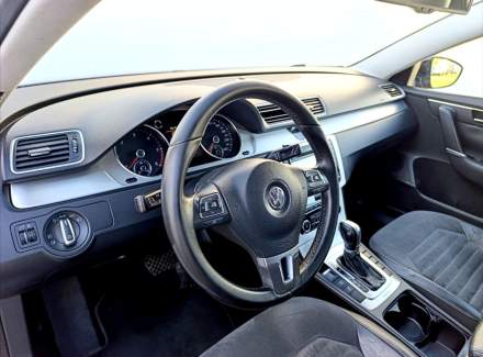 Volkswagen - Passat