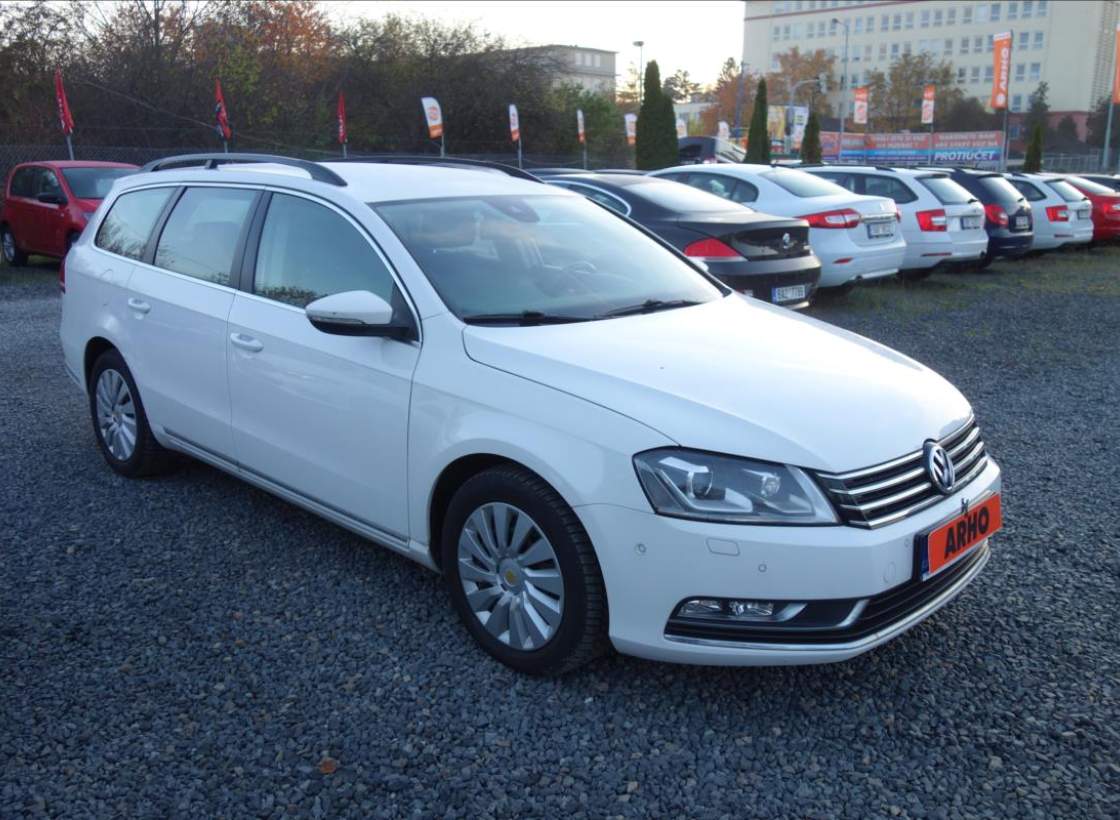 Volkswagen - Passat
