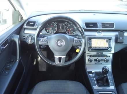 Volkswagen - Passat