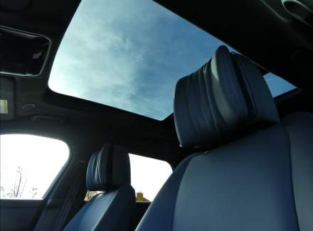 Land Rover - Range Rover Velar