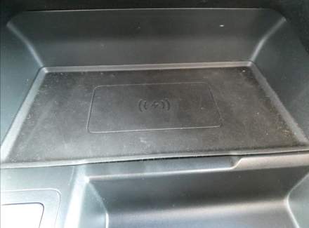 Land Rover - Range Rover Velar