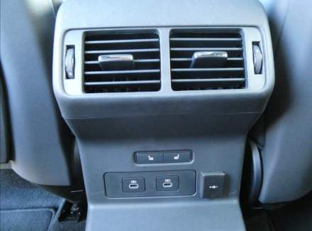 Land Rover - Range Rover Velar