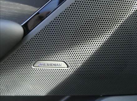 Land Rover - Range Rover Velar