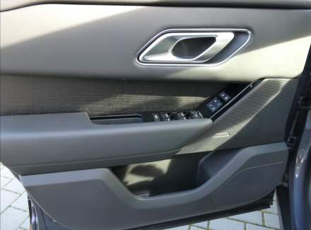 Land Rover - Range Rover Velar