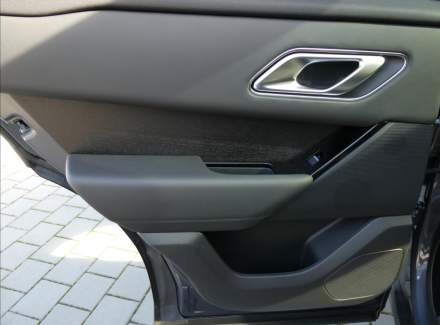 Land Rover - Range Rover Velar