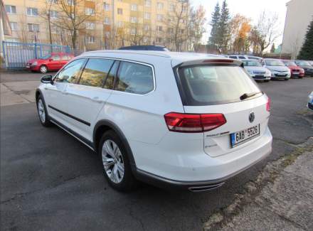 Volkswagen - Passat