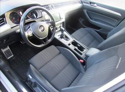 Volkswagen - Passat