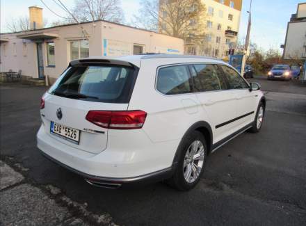 Volkswagen - Passat