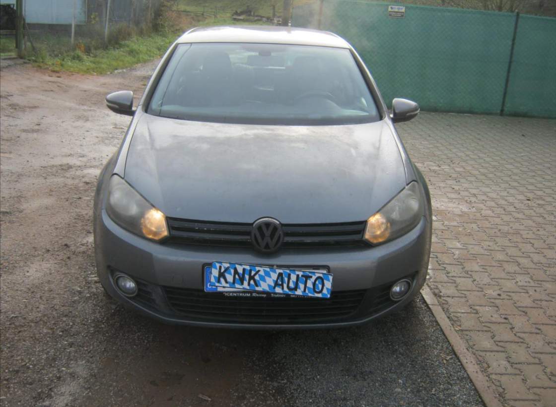 Volkswagen - Golf