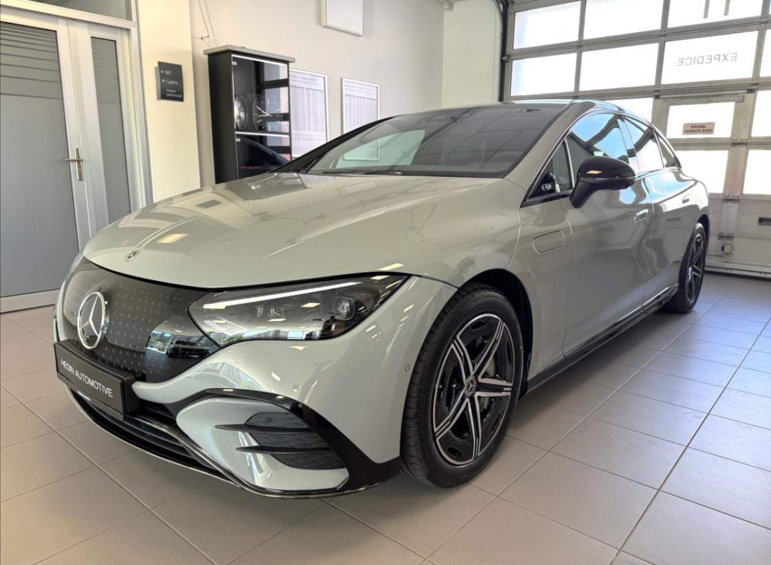 Mercedes-Benz - EQE