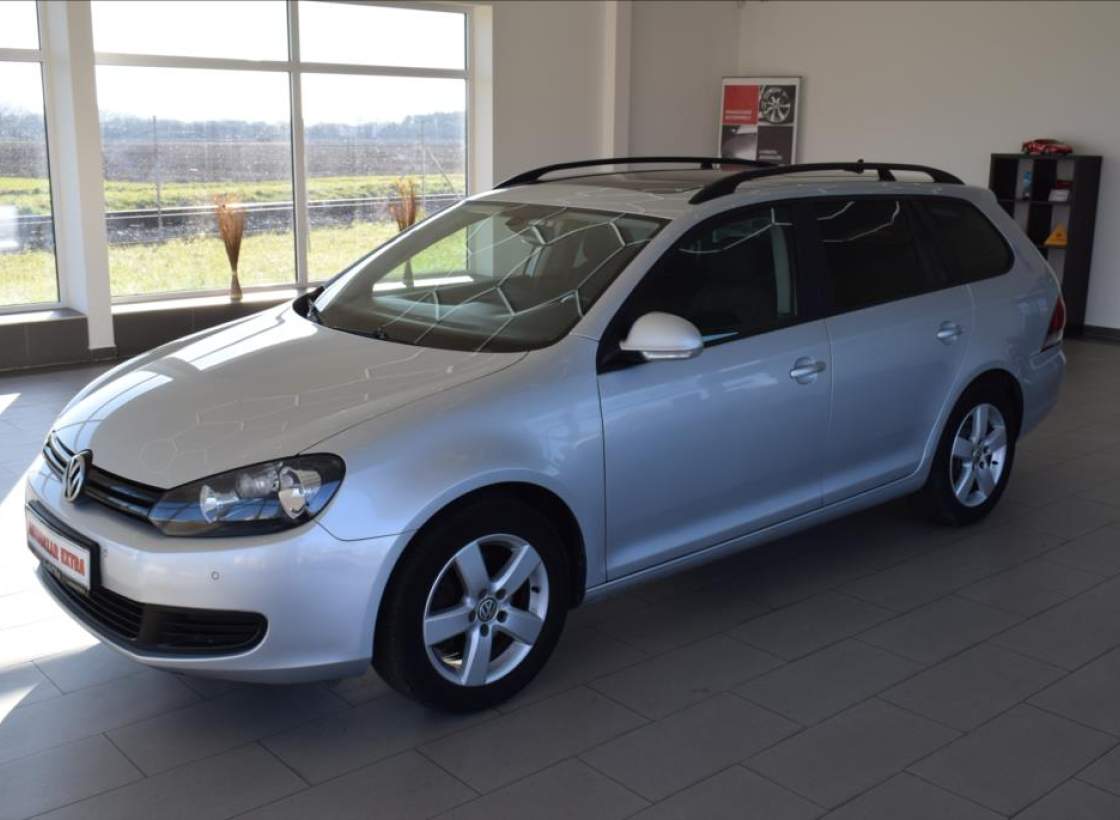 Volkswagen - Golf