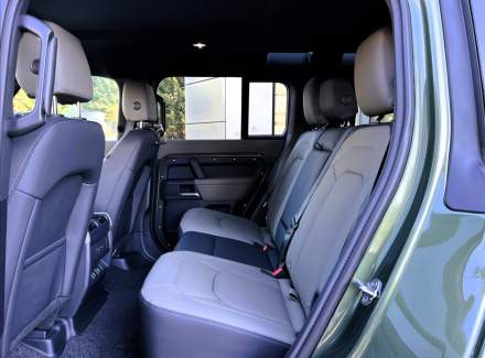 Land Rover - Defender