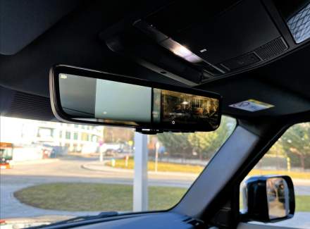 Land Rover - Defender