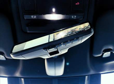 Land Rover - Defender