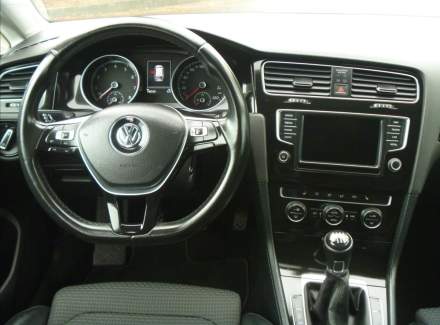 Volkswagen - Golf