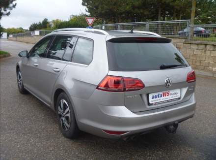 Volkswagen - Golf