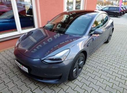 Tesla - Model 3