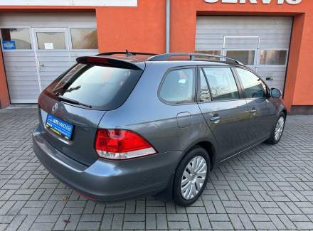 Volkswagen - Golf