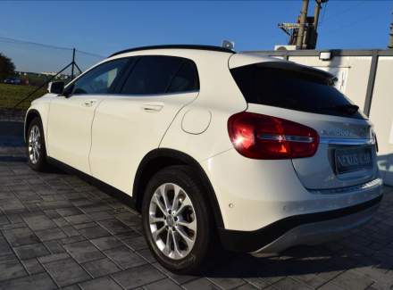 Mercedes-Benz - GLA