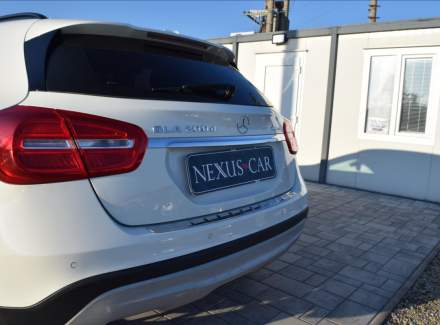 Mercedes-Benz - GLA