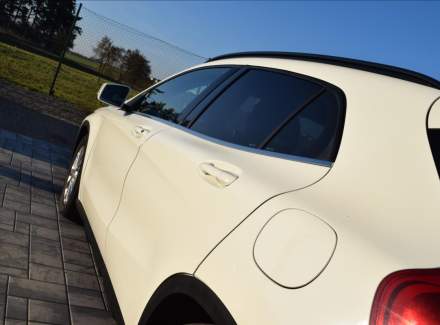 Mercedes-Benz - GLA