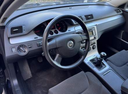 Volkswagen - Passat