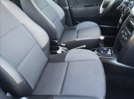 Peugeot - 207