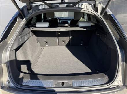 Land Rover - Range Rover Velar