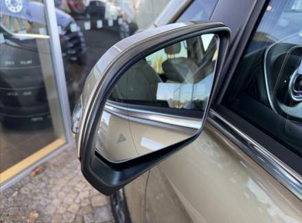 Mercedes-Benz - V-class